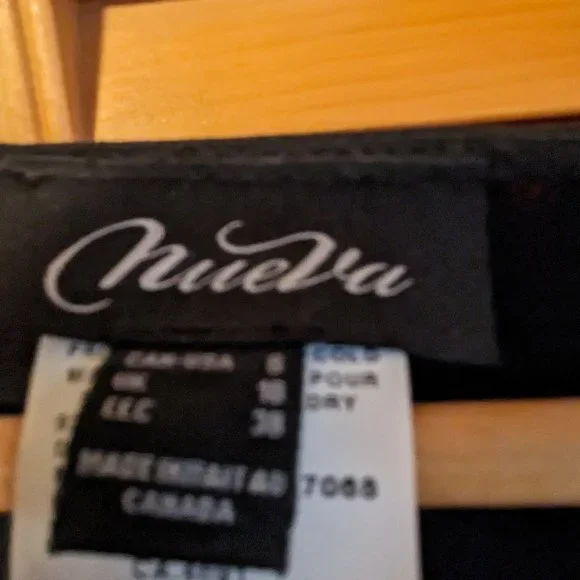 Robe - Picture 6 of 6